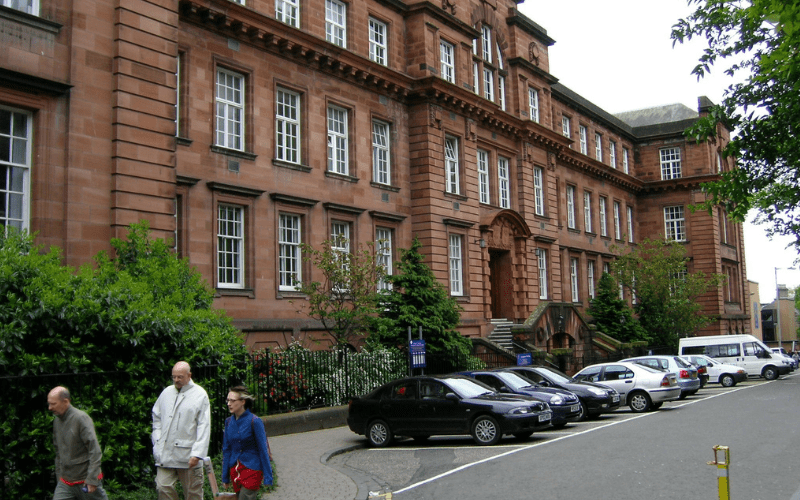  University of Dundee 